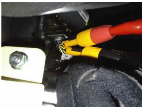 Stop lamp switch input/output